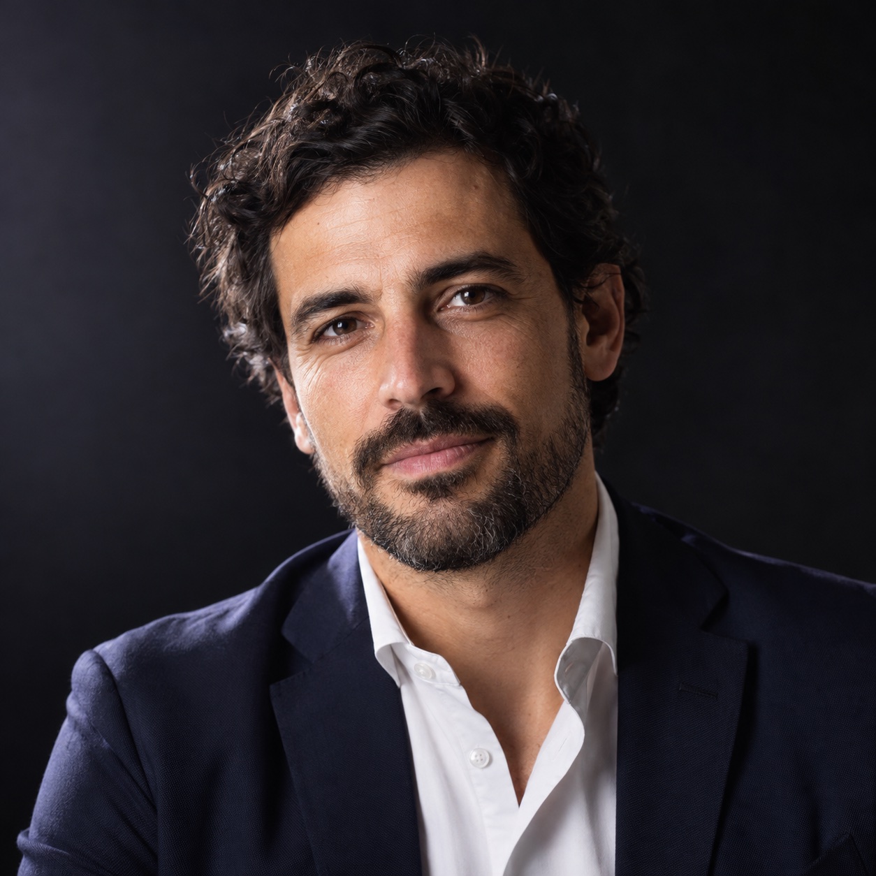 Retrato editorial de Diego Navarro